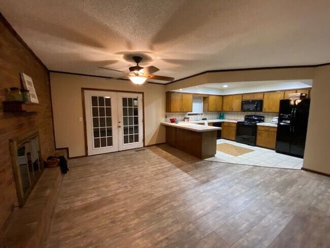 Building Photo - 208 Wellington Ln