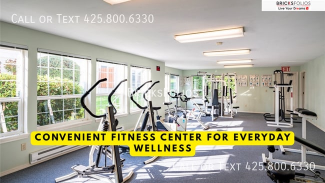 Building Photo - Bright & Modern End-Unit Townhome with Pool and Fitness Center