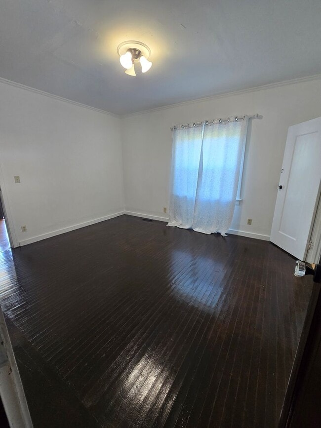 Building Photo - Beautiful Upgraded Single Story Home