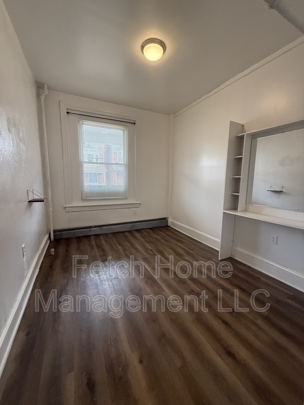Building Photo - 610 S Pershing Ave