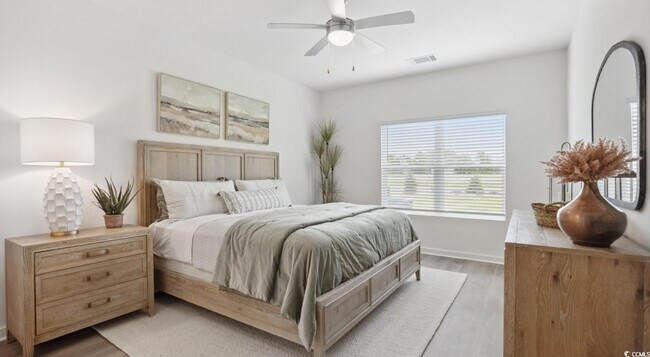 Building Photo - 31 Quaker Rdg Dr