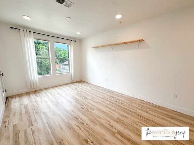 Building Photo - Bright & Modern 1BD/1BA Apartment!