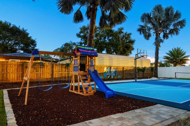 Building Photo - 11950 117th St N