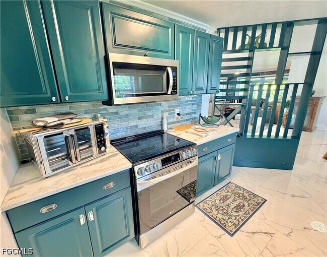 Building Photo - 2702 McGregor Blvd