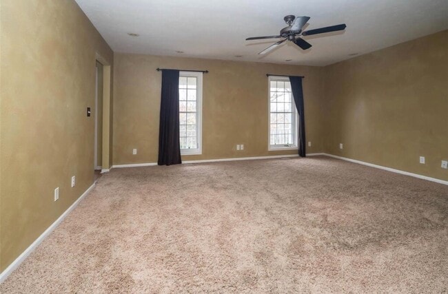 Building Photo - *~*Gorgeous Home, Located in Waynesville*~*