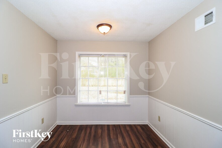 Building Photo - 3349 Lynchburg St