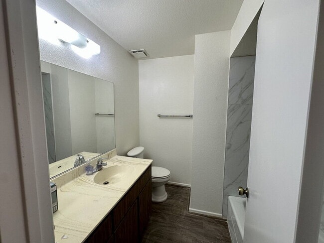 Building Photo - 6742 E Dallas St