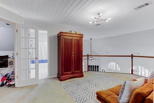 Building Photo - 1765 Hartwell Manor N