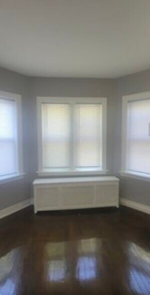 Building Photo - 8043 S Maryland Ave