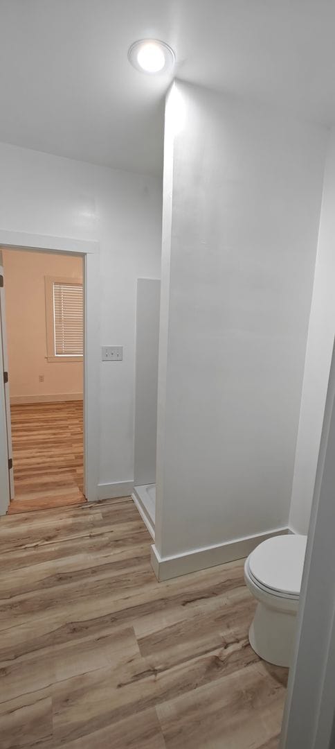 Building Photo - --APPLICATION PE 2 BR/ 1 BA Newly Renovate...