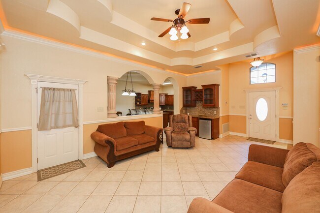 Building Photo - 1237 Whisper Hill Dr