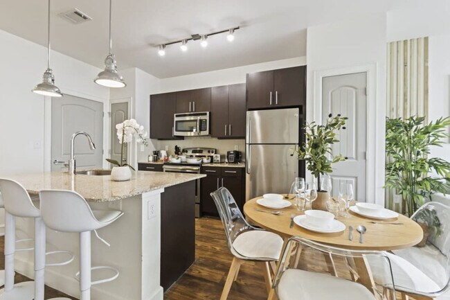 Building Photo - 5445 Town and Country Blvd