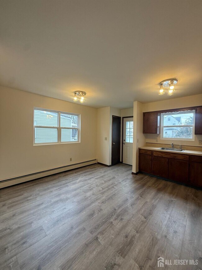 Building Photo - 710-712-712 Drake Ave