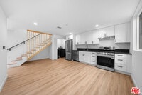 Building Photo - 1535-1538 N Kingsley Dr