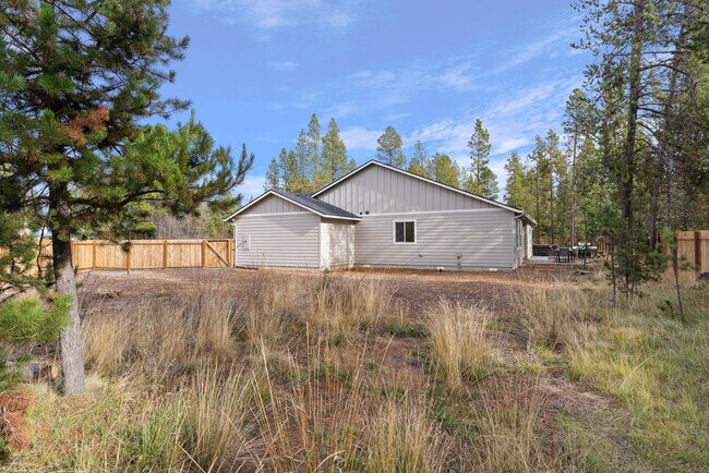 Building Photo - 17255 Avocet Dr