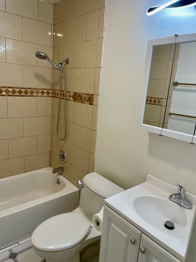 Building Photo - 365 N 3rd St