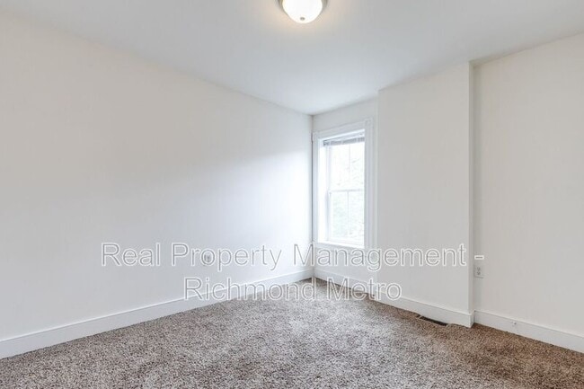 Building Photo - 1802 Parkwood Ave