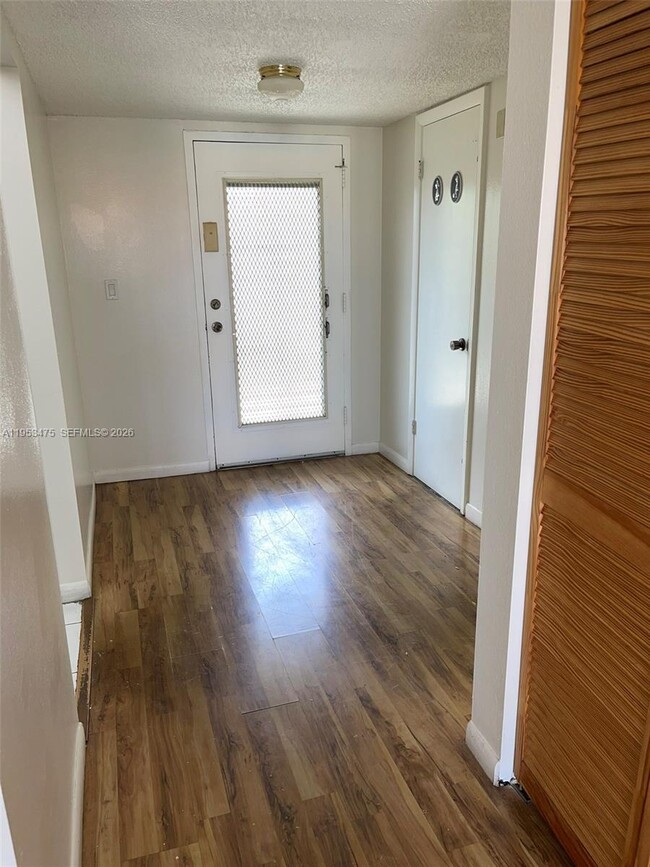 Building Photo - 1820 SW 81st Ave