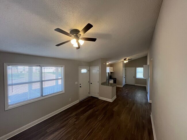 Building Photo - 8602 Mandolin Ct