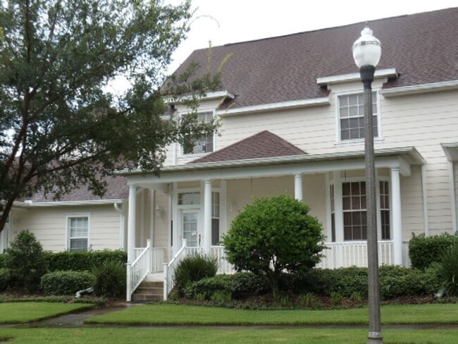 Building Photo - Two Story Townhome Clermont Yacht Club
