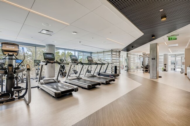 Building Photo - 1BD, 1.5BA Lakehouse Condo on the 6th Floor