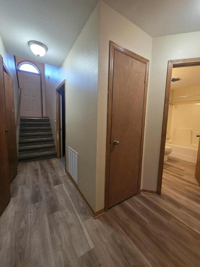 Building Photo - Affordable rental!!!