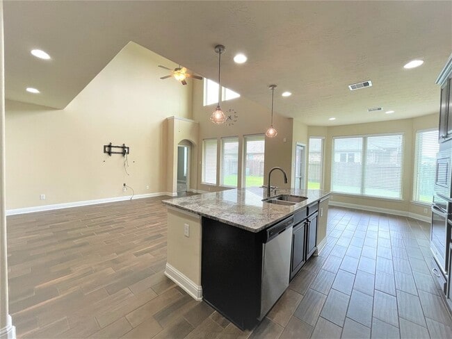 Building Photo - 20747 Redbud Rain Dr