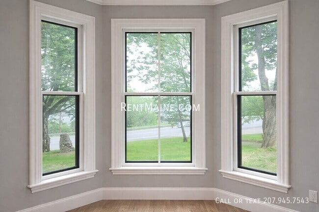 Building Photo - 15 Lloyd Ln