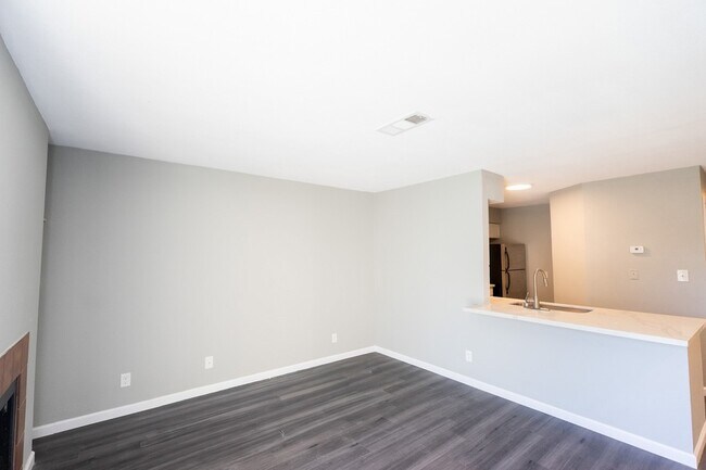 Building Photo - 2501 Gulf Fwy