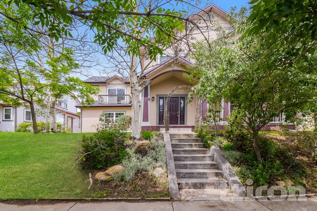 Building Photo - 385 Longspur Dr