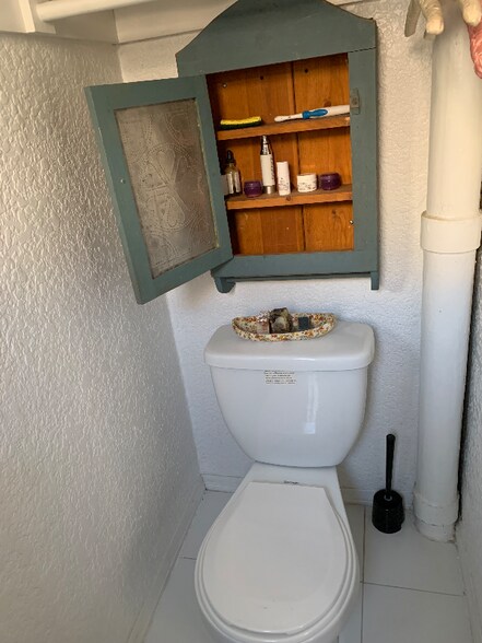 Building Photo - 6 Gundry Ave