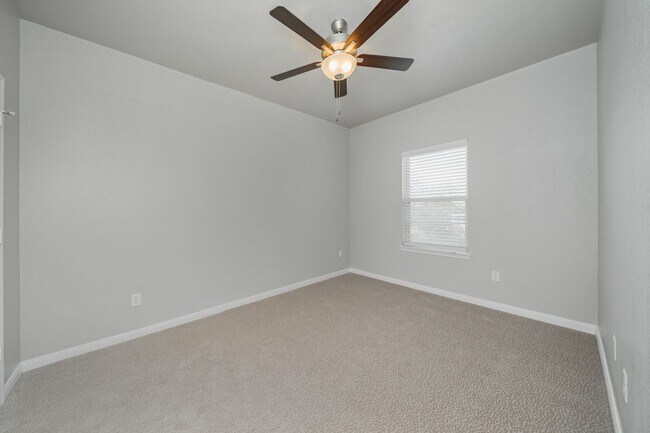Building Photo - Spacious Townhome Available Now!