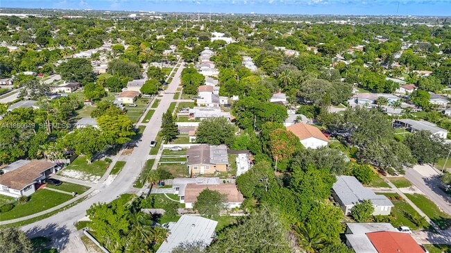 Building Photo - 921 NW 14th St