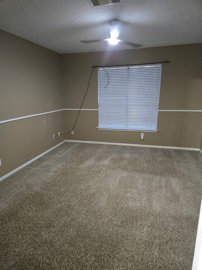 Building Photo - 9519 Willow Lodge Ct