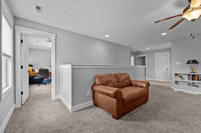 Building Photo - 130 Amelia Dr