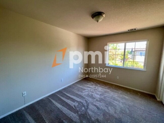 Building Photo - 2133 Beaujolais Ct