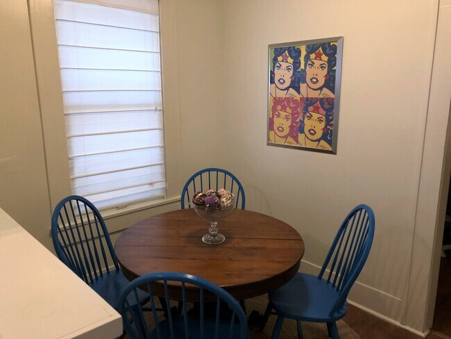 Building Photo - 703E31