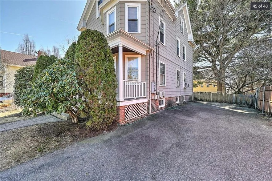 Building Photo - 17 11th St