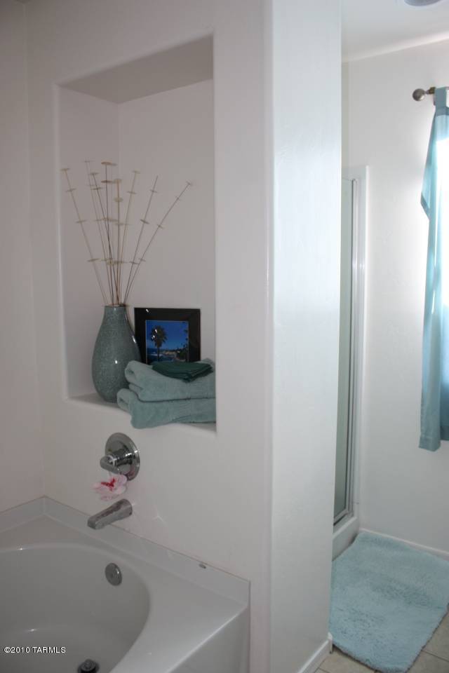 Building Photo - 12822 E Red Iron Trail