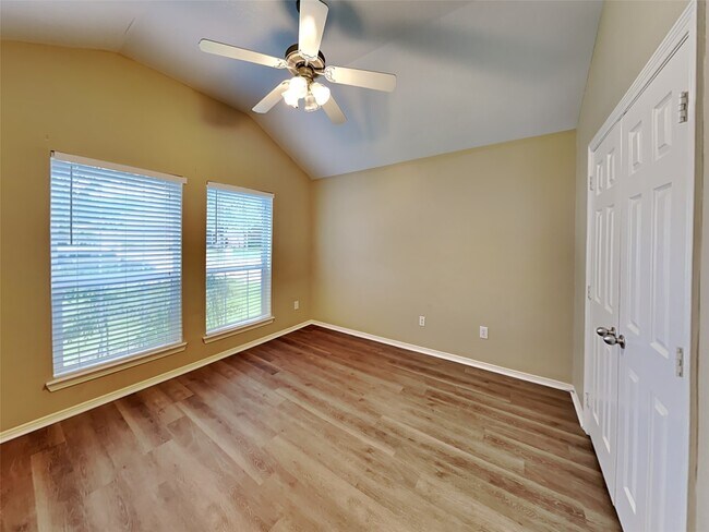 Building Photo - 719 Chase View Dr