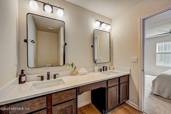 Building Photo - 135 Coastline Wy