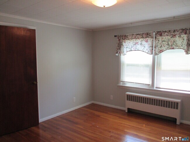 Building Photo - 29 Holmeslea Ct