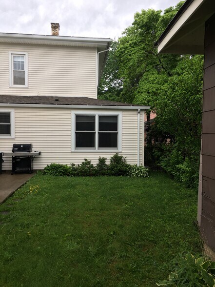 Building Photo - 14 Conewango Ave