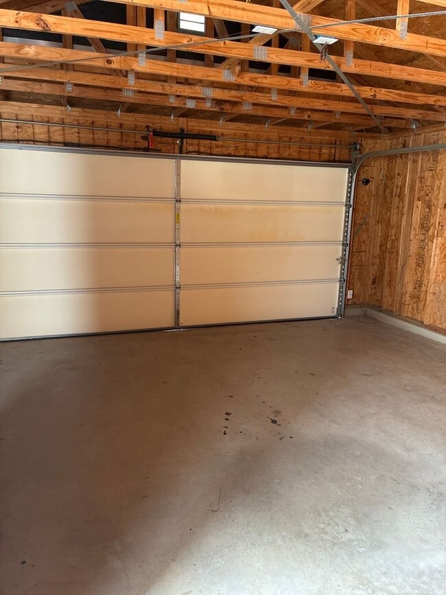 Building Photo - Beautiful 3BR 2.5BA Home w/ Community Pools and Trails • Granite Counters • Detached 2-Car in  Tu...