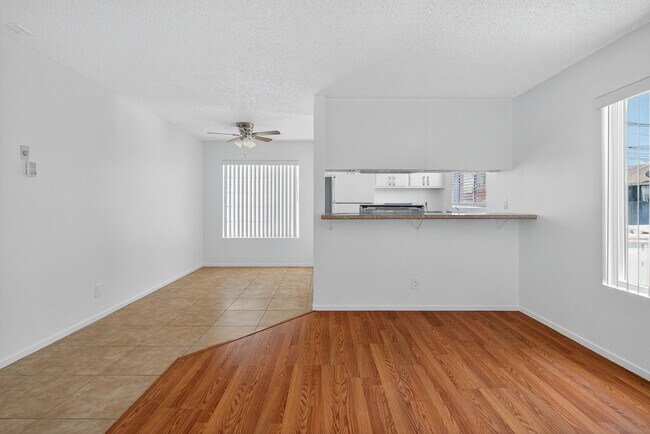 Interior Photo - 1066 Coronado Avenue