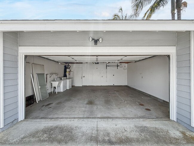 Building Photo - Beautiful 2B/2BA House in Carlsbad!