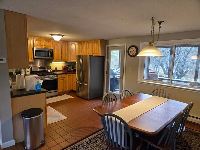 Primary Photo - 15 Broomstick Ln