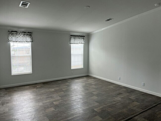 Building Photo - 15777 Bolesta Rd