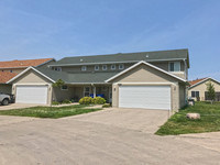 Building Photo - Bluestem Townhomes