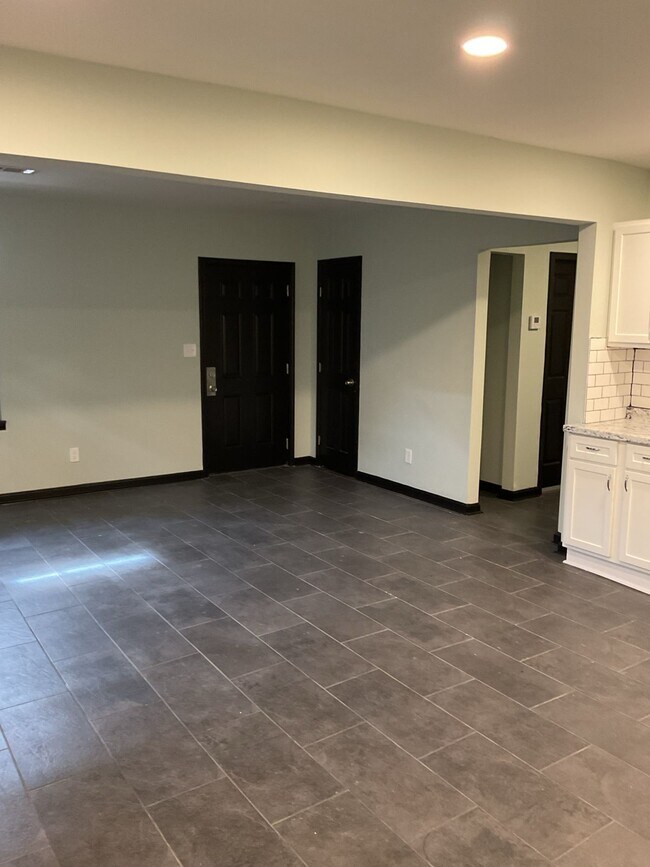 Building Photo - 2816 Arlington Ave